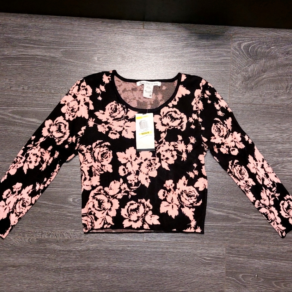American Rag cropped sweater with Roses